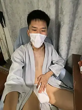 Zhang_yiovo's Live XXX Chat