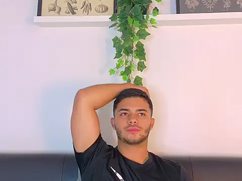 TylerWest_ Live XXX-chat