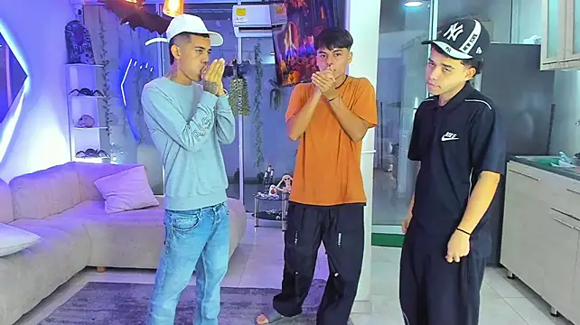 แชท XXX สดของ Houseofwarrios