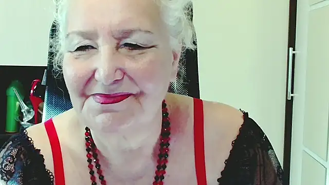GrannyAlisa's Live XXX Chat