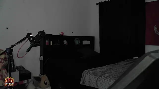 DevilPup75_ লাইভ XXX চ্যাট
