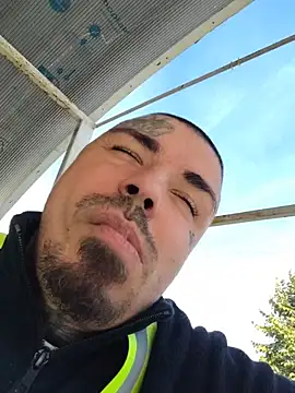 Chat +18 de Berti3128 ao vivo