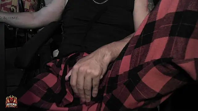 DevilPup75_n Live XXX chat