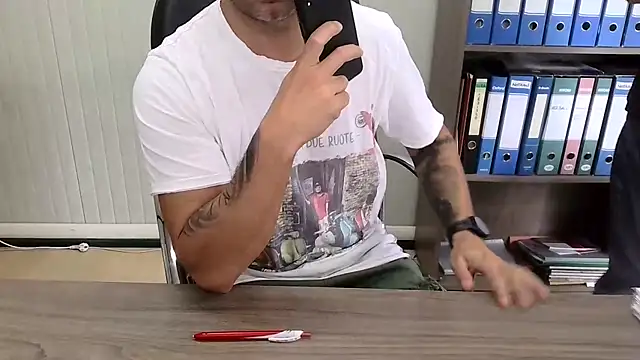 Онлайн чат XXX Evasionee