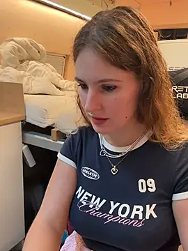 LillyFlowerson Adlı Modelin Canlı XXX Sohbeti