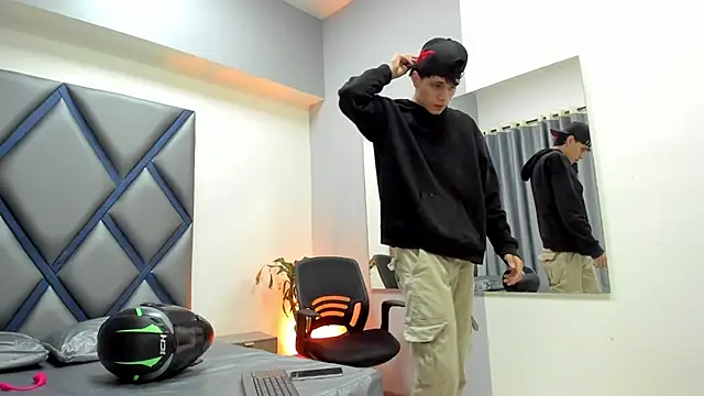 Živý XXX chat Ithan_Hott