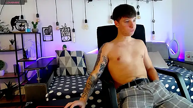 XXX chat uživo modela ThomasEdisonn