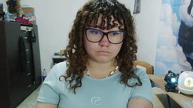 curly_greeneyed Live XXX-Chat