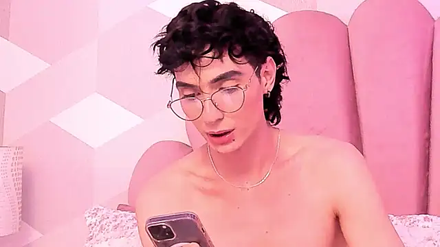 Онлайн чат XXX KylieMonnett