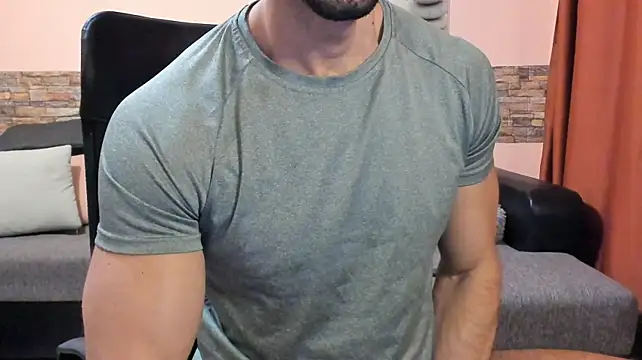 HotHunkTrainer: απευθείας συνομιλία ΧΧΧ
