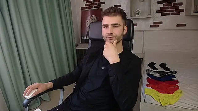 KyloEast Chat XXX live