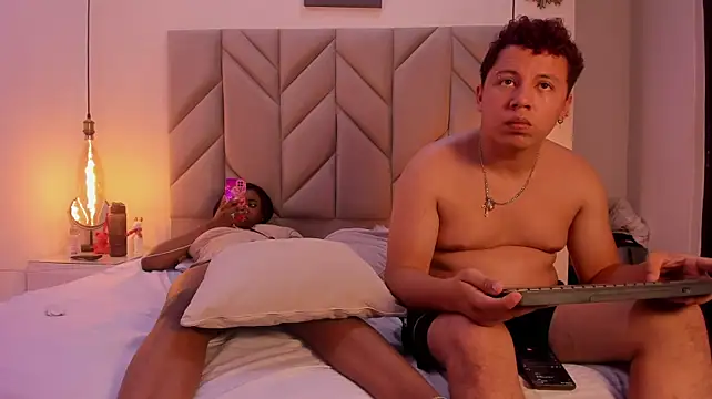 AxelandVioleta 即時 XXX 聊天