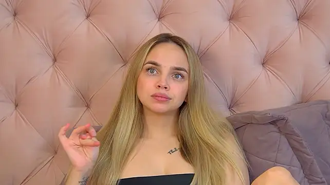 AnitaVenture's Live XXX Chat