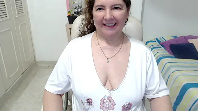 leonela_69: онлайн-секс-чат