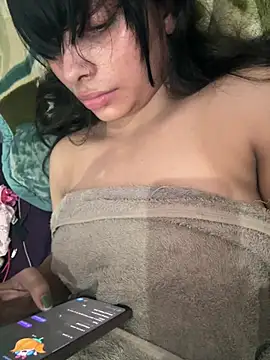 serya235 Chat XXX in diretta