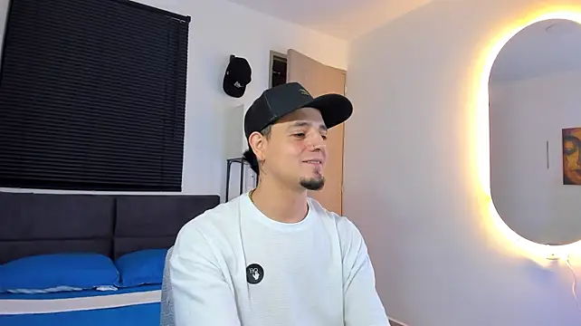 alejandro_calderon1 élő XXX-chatje