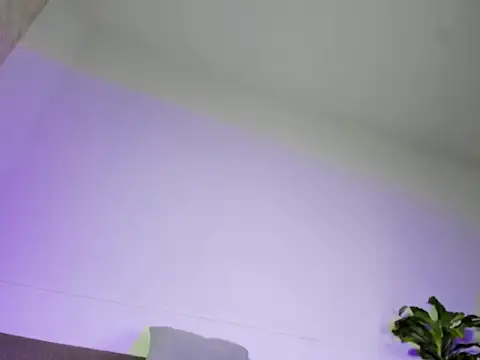 XXX chat uživo modela santiagovilla_777