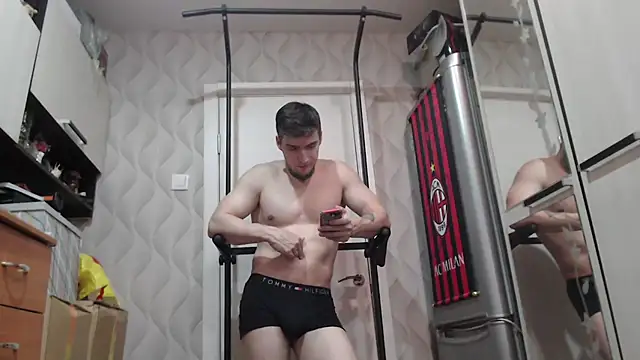 this_is_andyn Live XXX chat