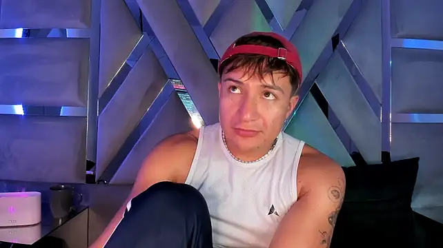 Chat +18 de Hassbyd ao vivo