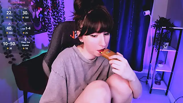 Lily_xBabe: онлайн-секс-чат