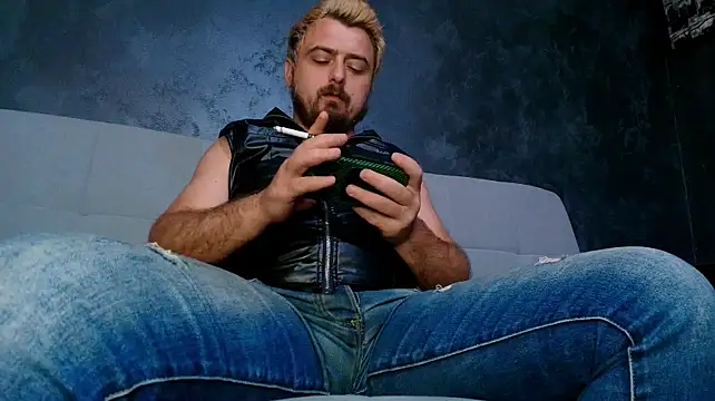 CLOUDYMarkWayne Live XXX Chat