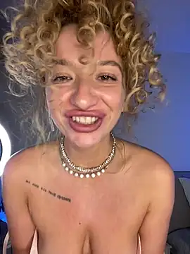 XXX chat uživo modela AlexaVee_