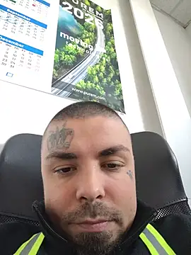 Chat +18 de Berti3128 ao vivo