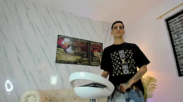 COOL_BOYS2 Adlı Modelin Canlı XXX Sohbeti