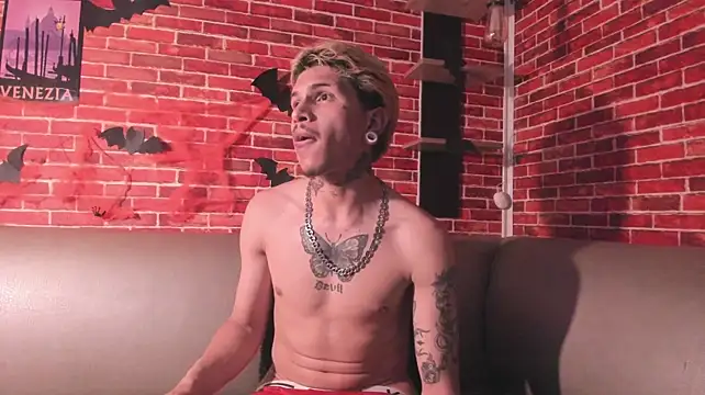 Valentino_knox1 webcam show