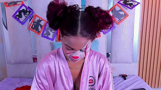 Nicky_Nicoole 现场XXX聊天
