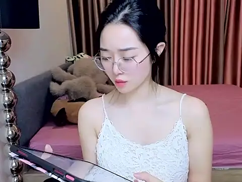 Happy_girl99 XXX чат на живо