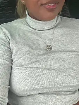 XXX chat uživo modela TammyOnTheMenu