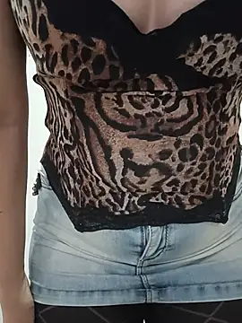 Chat XXX ao vivo de New-crystal