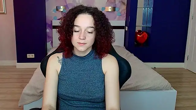 Chat +18 de EmiliaMilsi ao vivo
