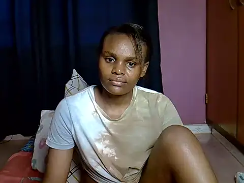 Queen_petite_ Obrolan Langsung XXX
