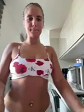 צ'אט XXX בשידור חי של jennifer11772