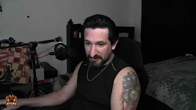 DevilPup75_ Adlı Modelin Canlı XXX Sohbeti