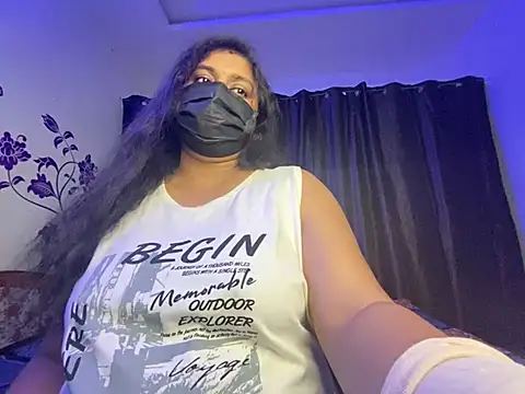 UR_Chocogirl Adlı Modelin Canlı XXX Sohbeti