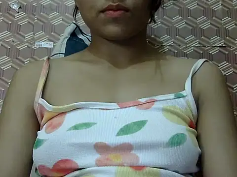 Chat +18 de Rachna_T ao vivo