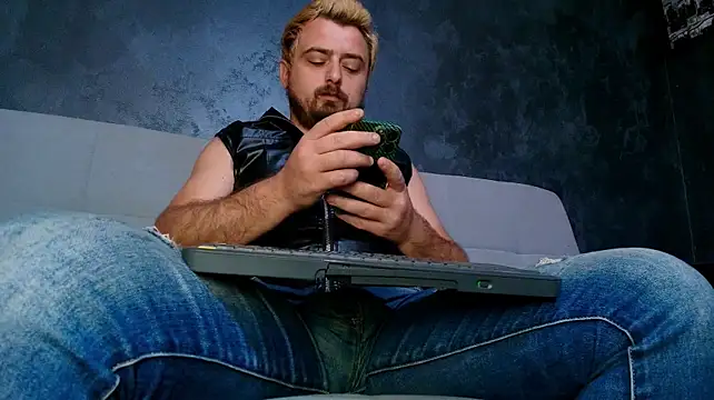 CLOUDYMarkWayne 即時 XXX 聊天