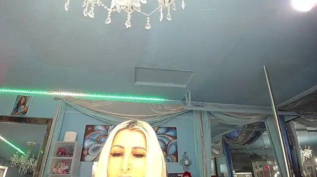 Chat XXX ao vivo de ADRIANNA_FOX