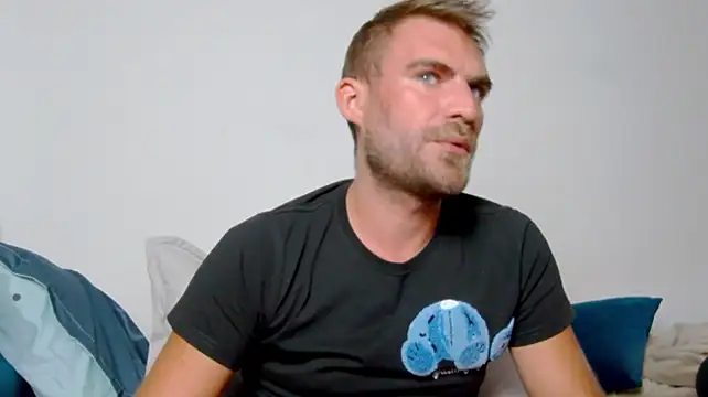 10in_deluxe live XXX chat