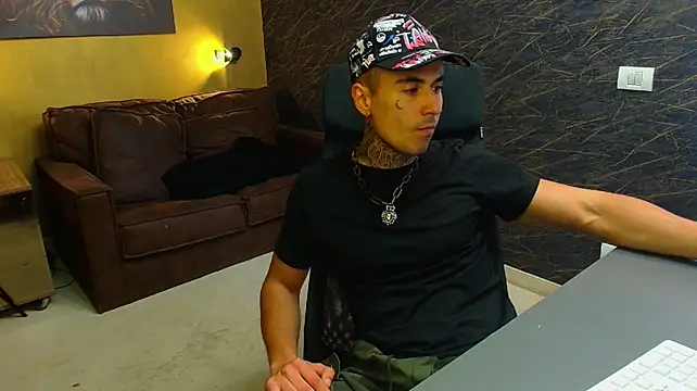 RomeoBodhi Live XXX-chat