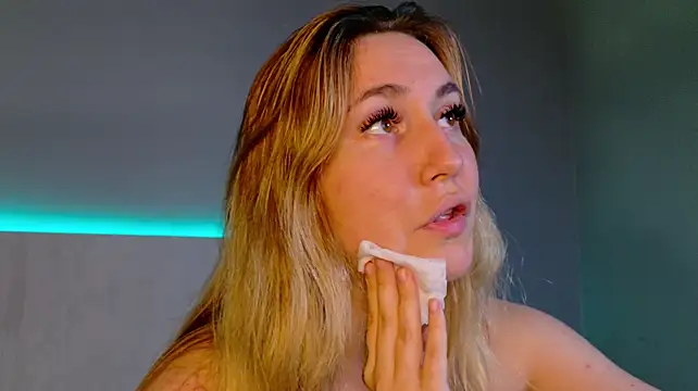 LunaXBaddie's Live XXX Chat