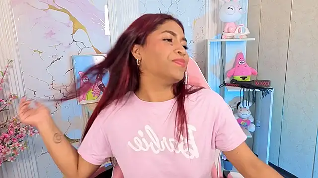 ChloeLombardi_'s Live XXX Chat