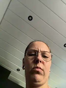 MaryPeach666 Adlı Modelin Canlı XXX Sohbeti