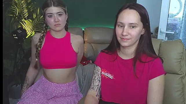 HotCaramellsTV's Live XXX Chat