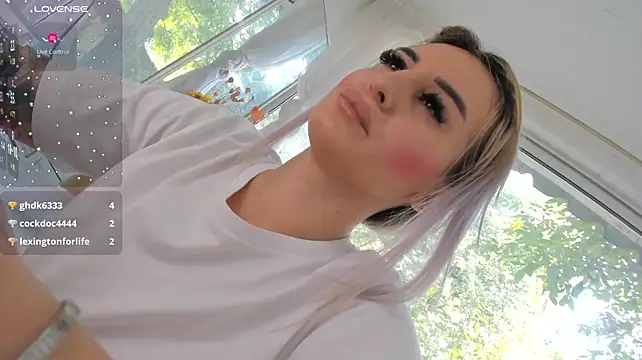 Ella_Vee 现场XXX聊天