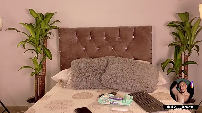 Chat XXX Live Bruno___69