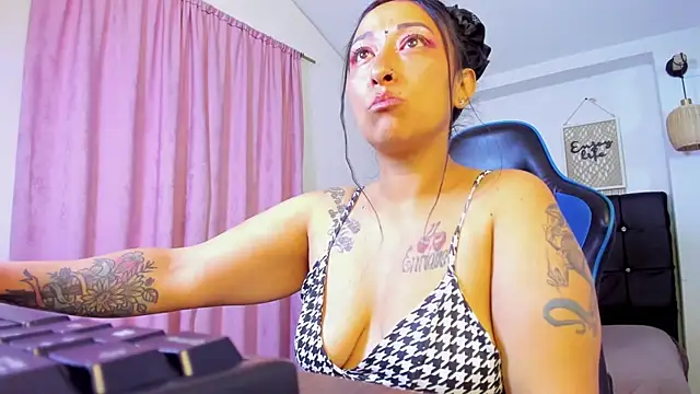 Androgena1003's Live XXX Chat